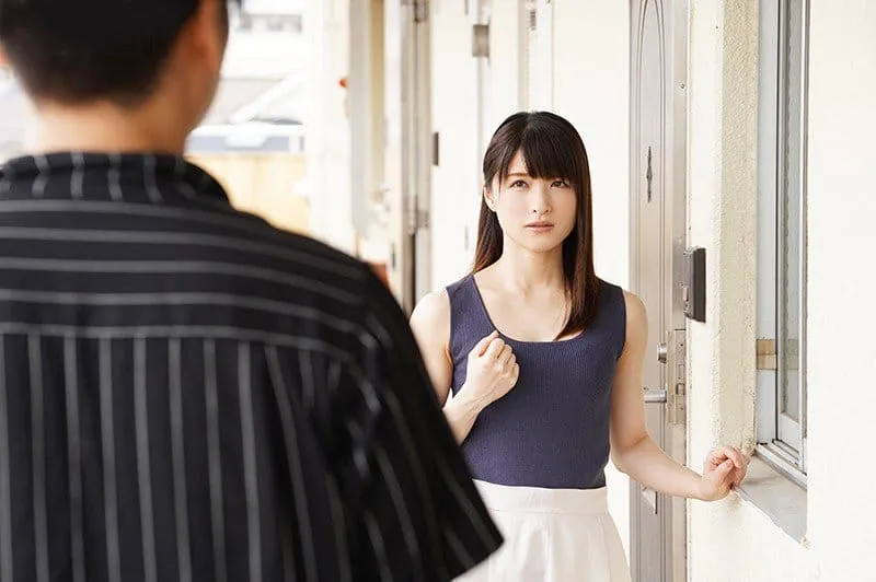 Cãi nhau với ông xã, bà xã ăn nằm với cậu thanh niên hàng xóm