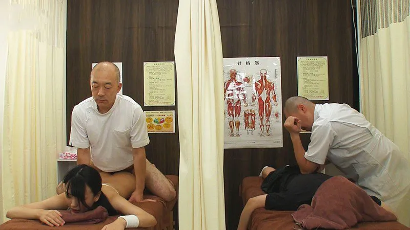 Dẫn em ghệ đi mát-xa rồi bị địt cạnh bên mà không hề hay biết